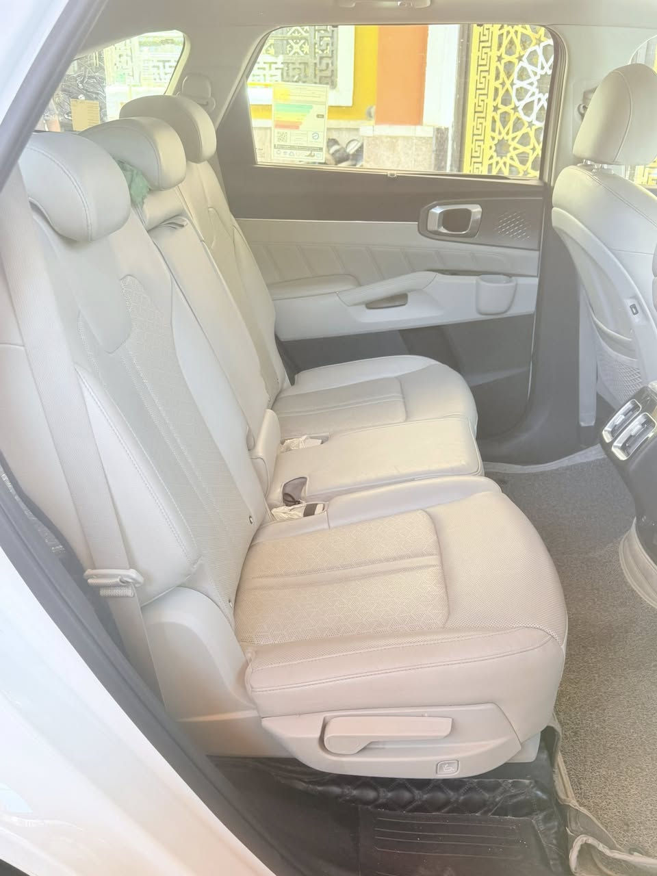 السلام عليكم من رخصة الادمن
سورنتو 2022 خليجية كويتية فول الفول
اربع كامرات كامره محيطة 
كشنات جلد وكهرباء امامي وخلفي
كشنات تبريد وتدفئة 
مواصفات الكويتي فول للأخير 
ماشيه 54 جديده كلش بيها كم رصعه 
مكان السيارة بغداد الكماليه 
السعر 290 بيها مجال بسيط 
***********
