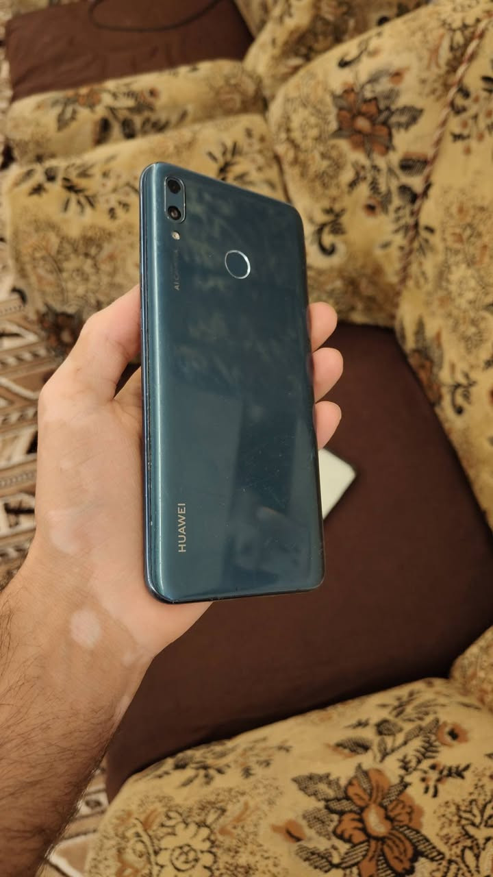 السلام عليكم هونر y9 2019 ذاكرة 64 كلشي مابي 
السعر 100 وبي مجال مكاني بغداد الشعب ***********
