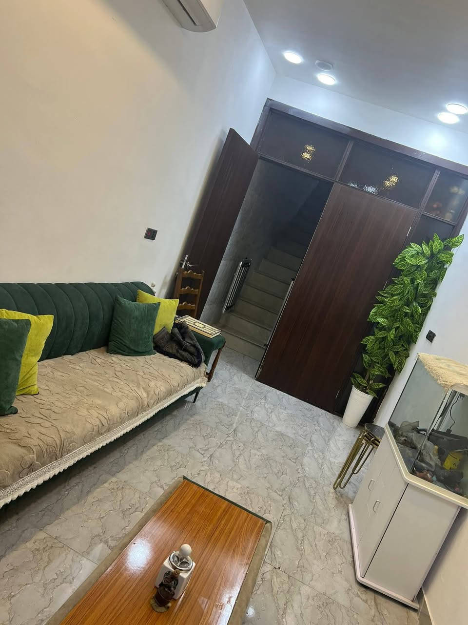 السلام عليكم بيت للبيع بنسيم دجله بسعر  مغري الاستفسار عبر الرقم أو عبر الماسنجر ***********
