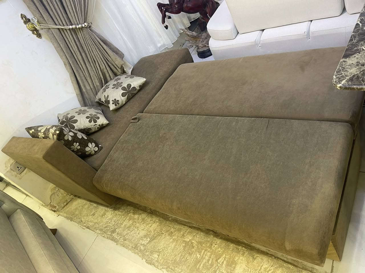 صل وصل القطع النادره إلى انتيكا للاثاث
٥ مقعد فول مواصفات باله روعه 🦋
إسفنج بوليستر ظغط طبي سوفت كوالتي عالي    
سعر ٣٧٥  الف 
ميز طعام ايضا ٤ كراسي ماركه سعر ١٥٠ الف 
متوفر فرع شهداء البياع 
للحجز *********** واتساب 
متوفر نظام الاقساط كي كارد رافدين 
متوفر توصيل لجميع المحافظات 🦋
