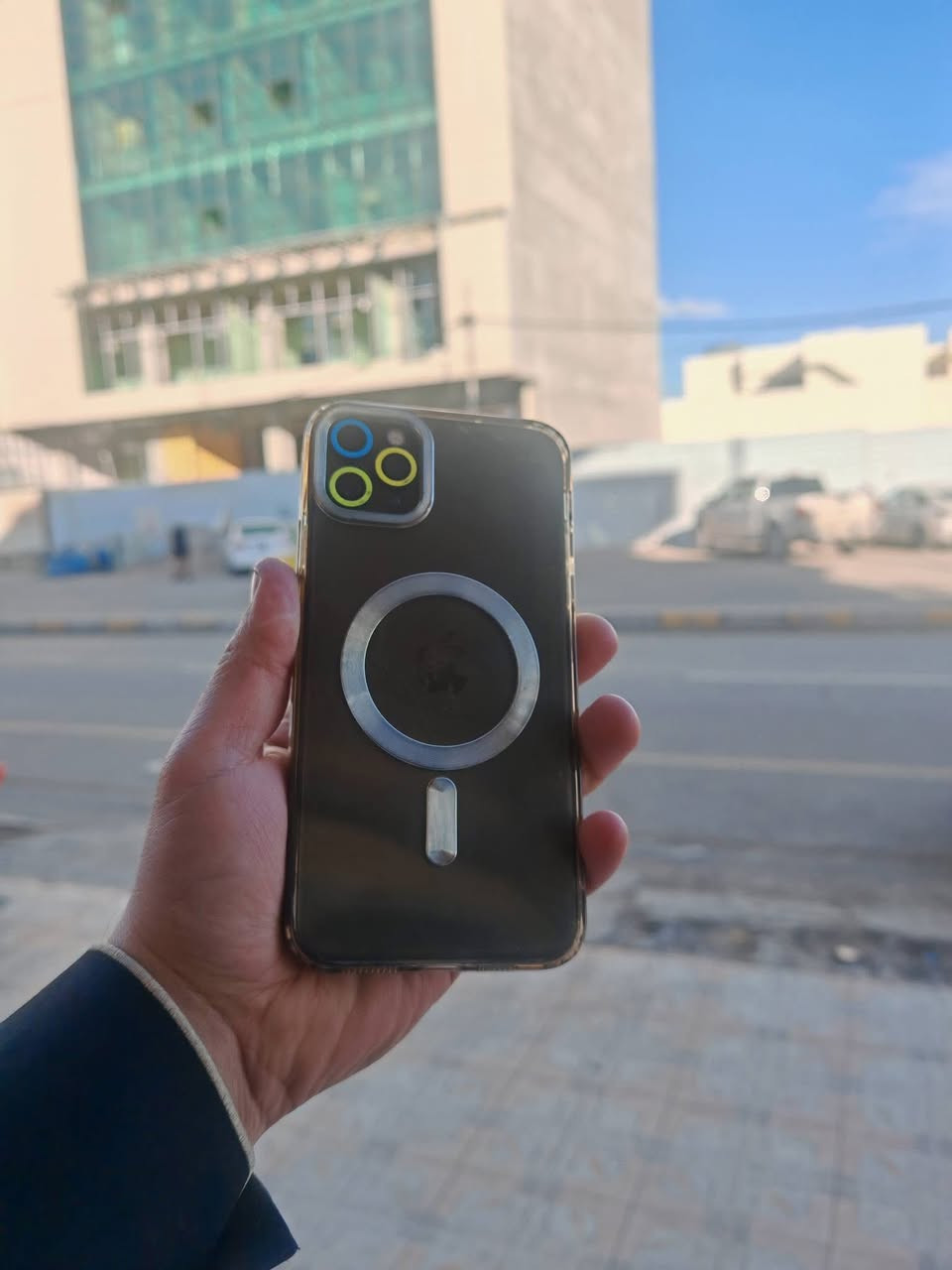 السلام عليكم  ايفون ١١برو ماكس ٢٥٦ مبدل شاشه اصليه ام ٧٠ ومبدل بطاريه اصليه شرط يومين اطيك بشحن وضهر مفطر جهاز شغال كل عيب مابي وكله شغال ب٢٢٥ شعدك مراوس نزل ***********
