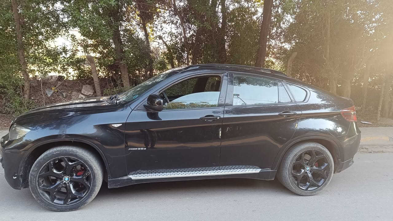 بي ام X6 مديل 2008 رقم دهوك الماني 
 فول مواصفات 1/1 فتحه .. بصمه 
كشنات جلد كهرباء ..شاشه لمس
تحكم استيرن جهتين 
محرك كاز سياره ديزل اترايه كلش حلو
السعر 115ورقه بيع أو مراوس حسب القناعه 
 استفسار أكثر اتصال على الرقم ***********
