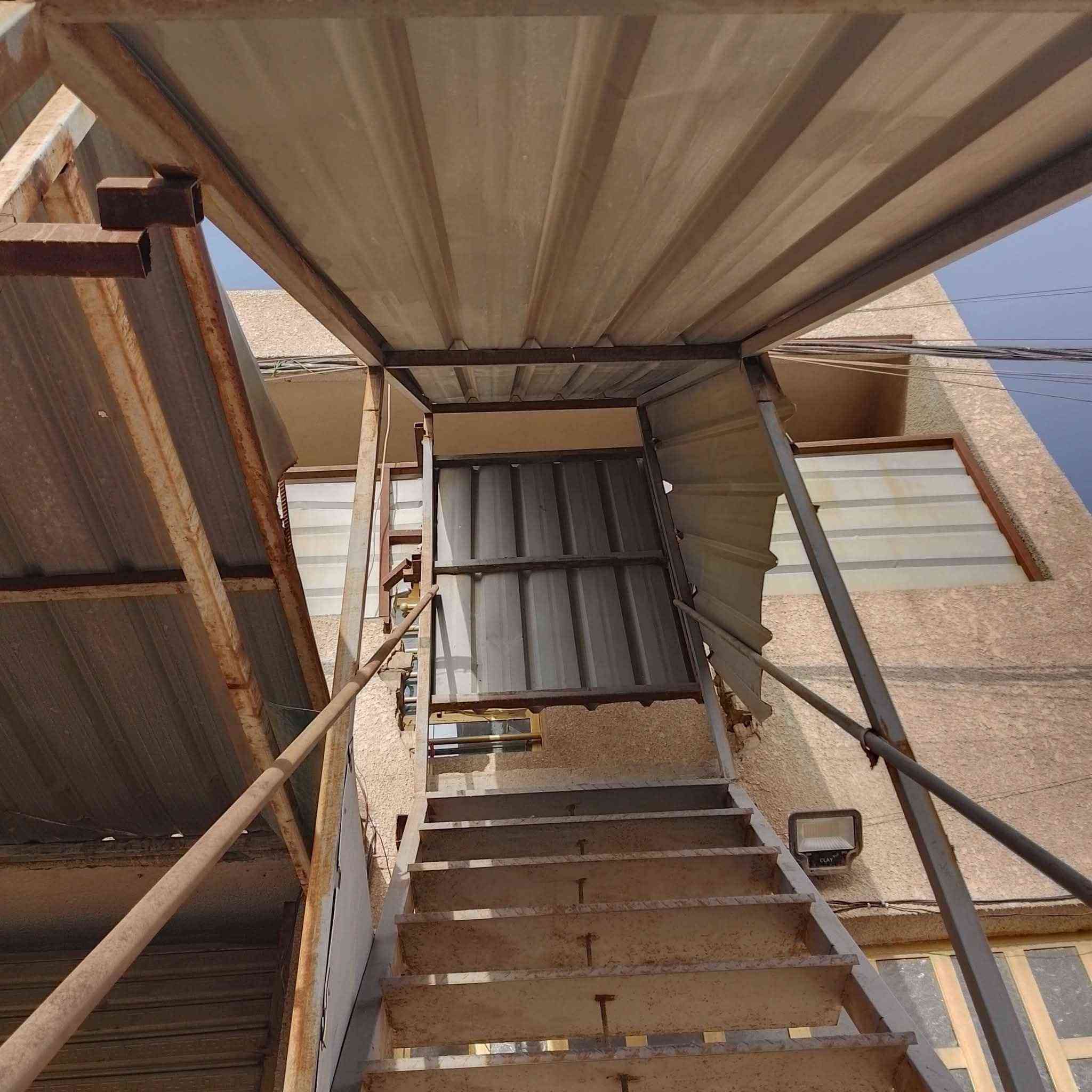 درج حديد للبيع ب 150 الف 
16 بايه وياه سقف جينكو 
الطول 4 متر 88 سم 
عرض البايه 90 سم 
عرض البايه ويه الحديد متر 
وياه سقف جينكو مثل ما واضح بالصوره وبي محجرات ثنين ويباع بدون الباب 
بغداد حي الاعلام بغداد, العراق


**إذا كنت صاحب هذا الإعلان وتريد حذفه لأي سبب، رجاءا أرسل رسالة إلى الدعم الفني**