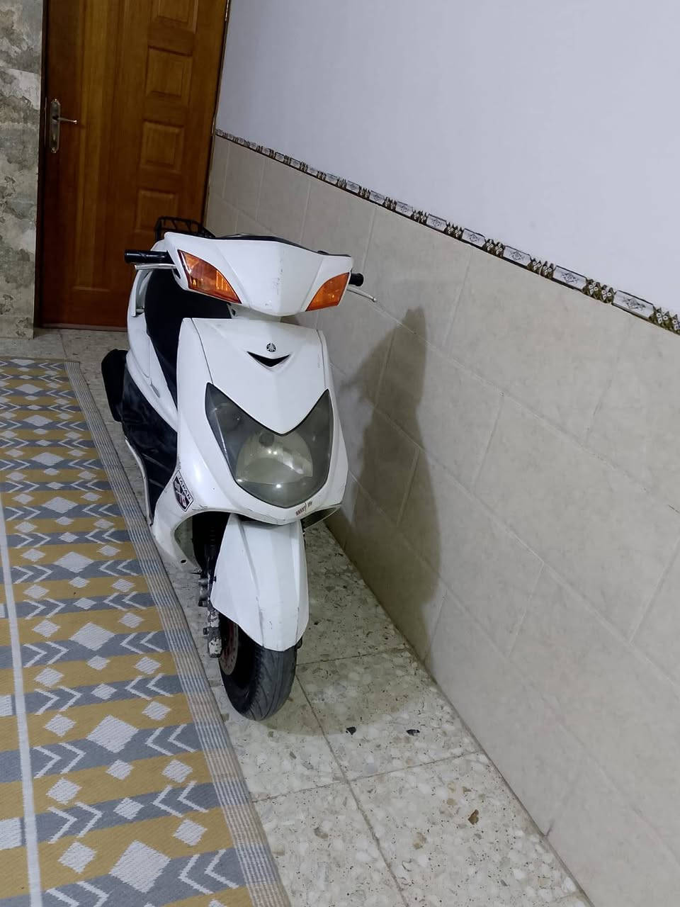 دراجه سكنس فحل ابلاديه كلها مختمه ختم واحد كفراتها اصليه نكره سلف هندر كهربائيات كلها شغاله اوراقها كامله السعر 450 العنوان الشعب التلفون ***********
