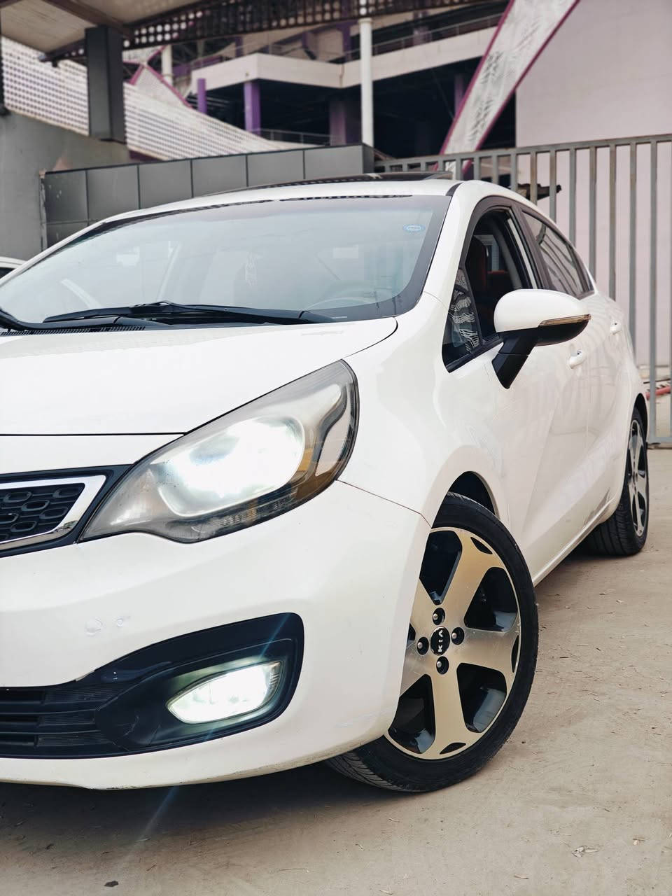 مرحبا
كيا ريو 
موديل 2014 
خليجي 
مكفوله من ضربه وصبغ وتبديل 
السونار مرفق مع المنشور 
فول مواصفات من عدا البصمه 
الموصفات 
فتحه سقف 
مكينه 1600 دوش دبل قطره 
اشاير ب المري 
مري شفط 
شاشه كبيره 
كامره دواره 
حساسات 
تحكم استيرن جهتين 
ماشيه 115 الف 
5 ويل كب 
لايت زنون 
سياره جاهزه للاخير مابيها كل نقص 
رقم سليمانيه 
تحويل مباشر 
مكاني بغداد 
ه‍ ***********
