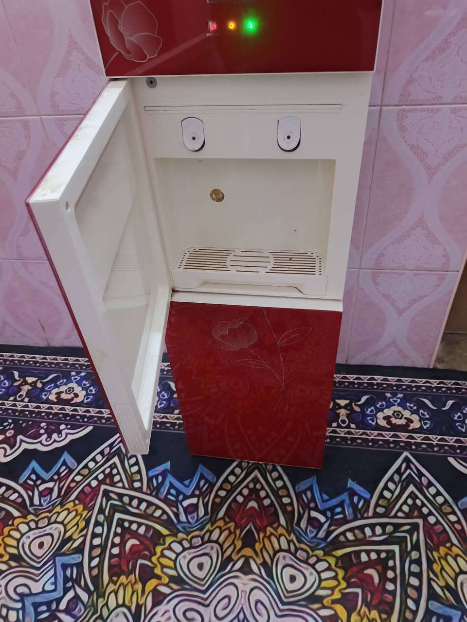 س ع براد شغال شرط حار بارد ثلاجه كل عيب مابيه بلادي وضع شركه  سعر 60 وبيه مجال مكاني كركوك حي عسكري شراي اتصل ***********
