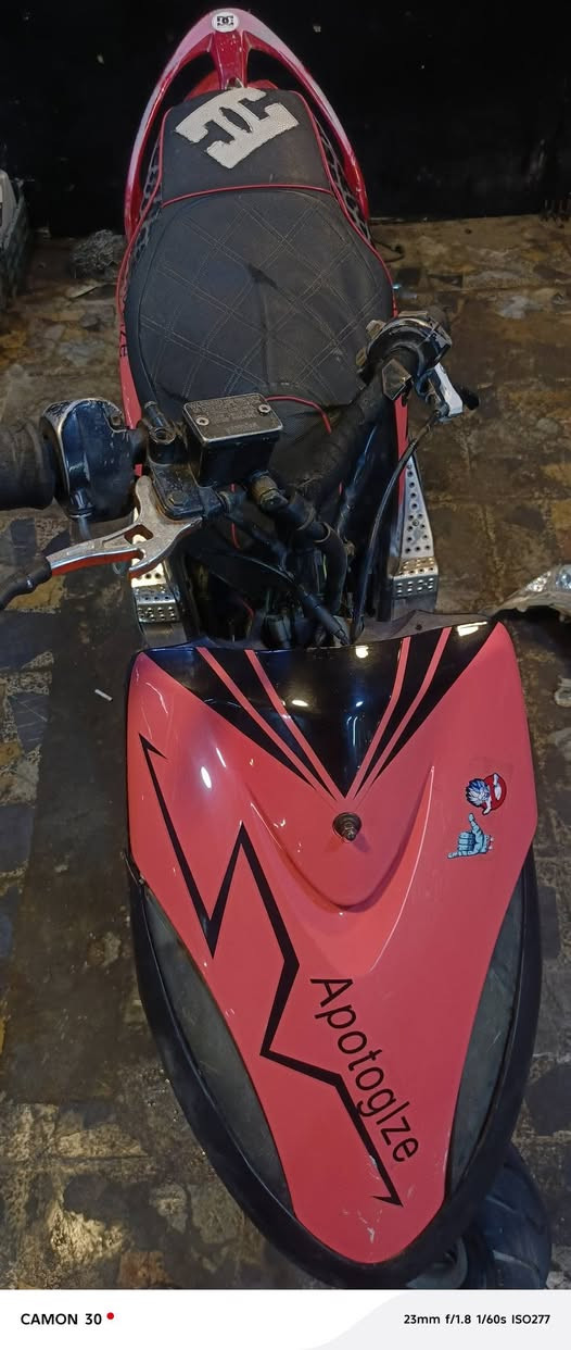 السلام عليكم. ماكس عدلة
مكينة 55 اول فتحتهة خير من الله 
_نقصهة فقط سلف _ السعر 450 وبيهة مجال بسيط
عليهة تعديل 1.كلچات اصلية 2.قبق هندر رياضي
3.شيال Rpm. 
4.صدر رياضي 
5. ويالة نجمة 
6. واقية فلاوين 
7.صالنصة ستيل 
8.قطرة دهن وتايرات 
العنوان بغداد البياع تقاطع درويش . ***********
