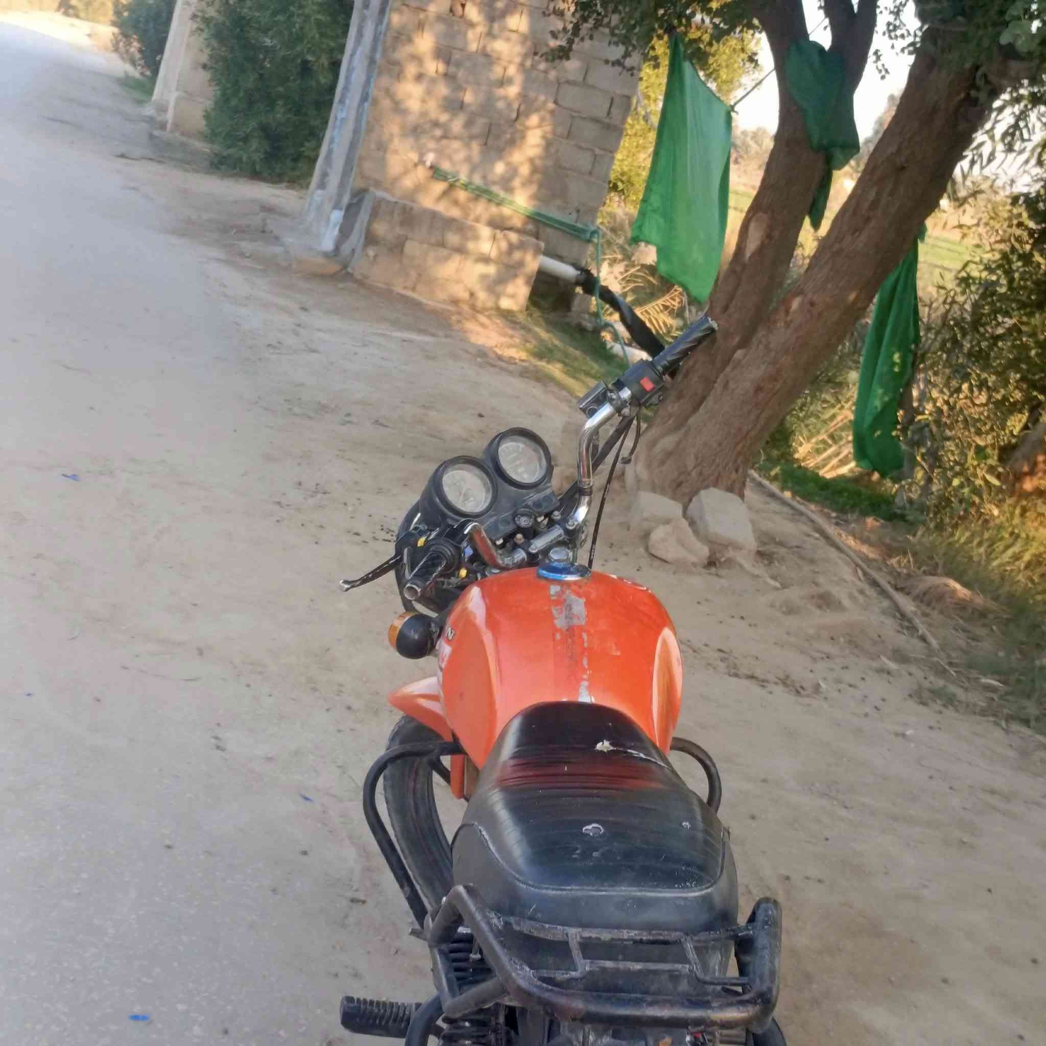 سلام عليكم 
دايون موديل 20 اصولي مراوس بدايون 23 واطي فرق
***********
