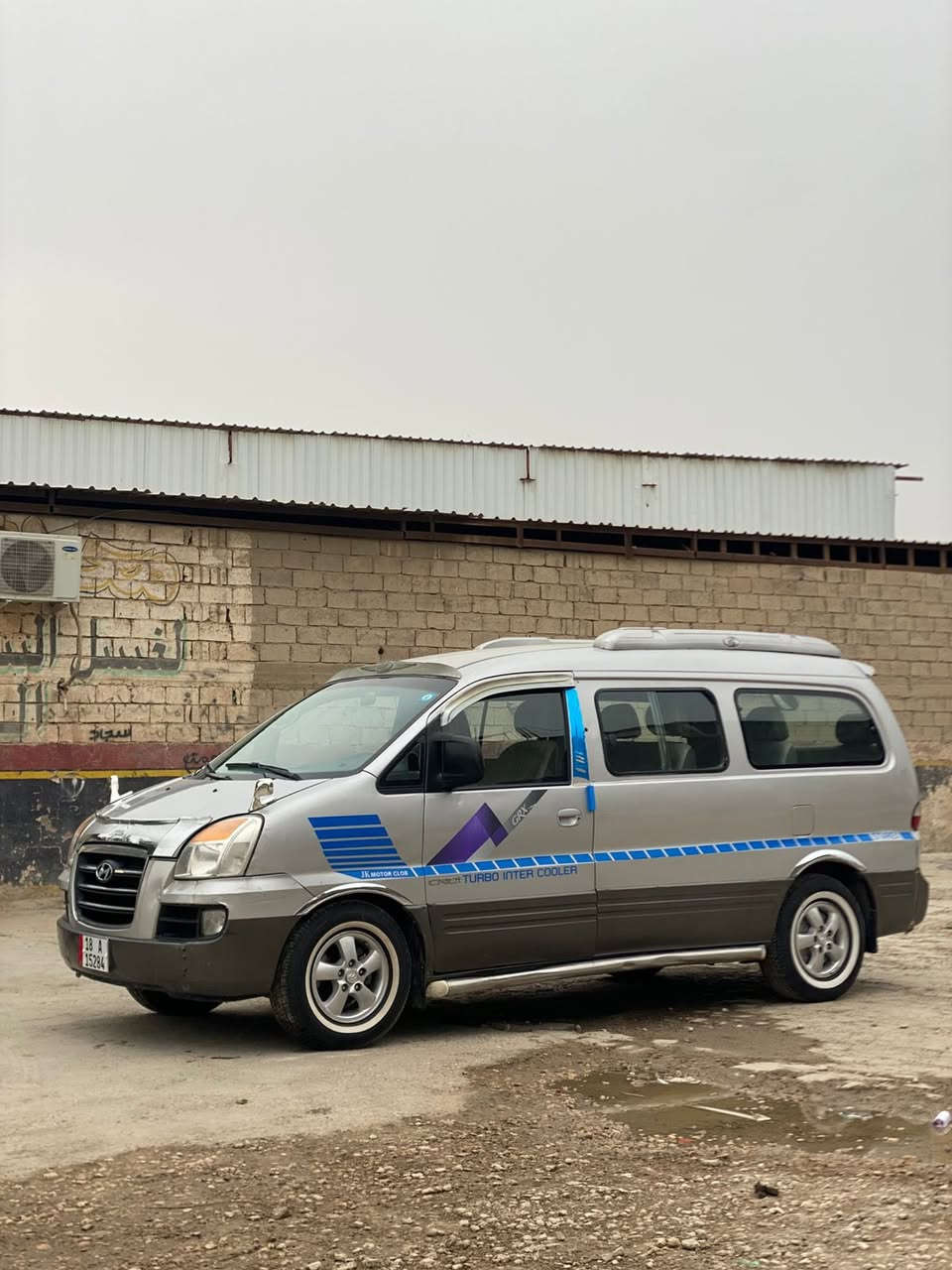 السلام عليكم ستاركس موديل 2007 اصل تكمه وسنويه رقم بابل إنكليزي شرط التحويل سنويه لغاية2028 مصفره هيئه ومرور 
مفتوح كير عادي مكينه وكير واكسل كفاله بشرط المكينه لاتنقيص ولاتبخيرر البدي كفاله من الحادث + رشات صبغ بسيطه 
الدواخل نضيفه بمعنى الكلمه دوشمه ارضيه وكشنات والتنته حداديتها منفوضه نفض ١٠٠٪؜
كهربائيات كلها شغاله سنتر لوك شغال  
تخم تايرات جديد ابو الخط 
السعر 80 وبيها مجال 
مكاني بابل
للاستفسار***********
***********
