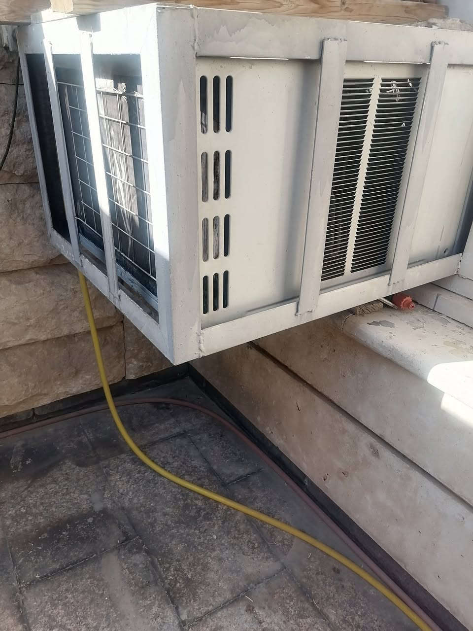 مكيف LG للبيع يحتاجلة صيانه قفلة ١٢٥ الف قفل 
 بغداد حي الخضراء


**إذا كنت صاحب هذا الإعلان وتريد حذفه لأي سبب، رجاءا أرسل رسالة إلى الدعم الفني**