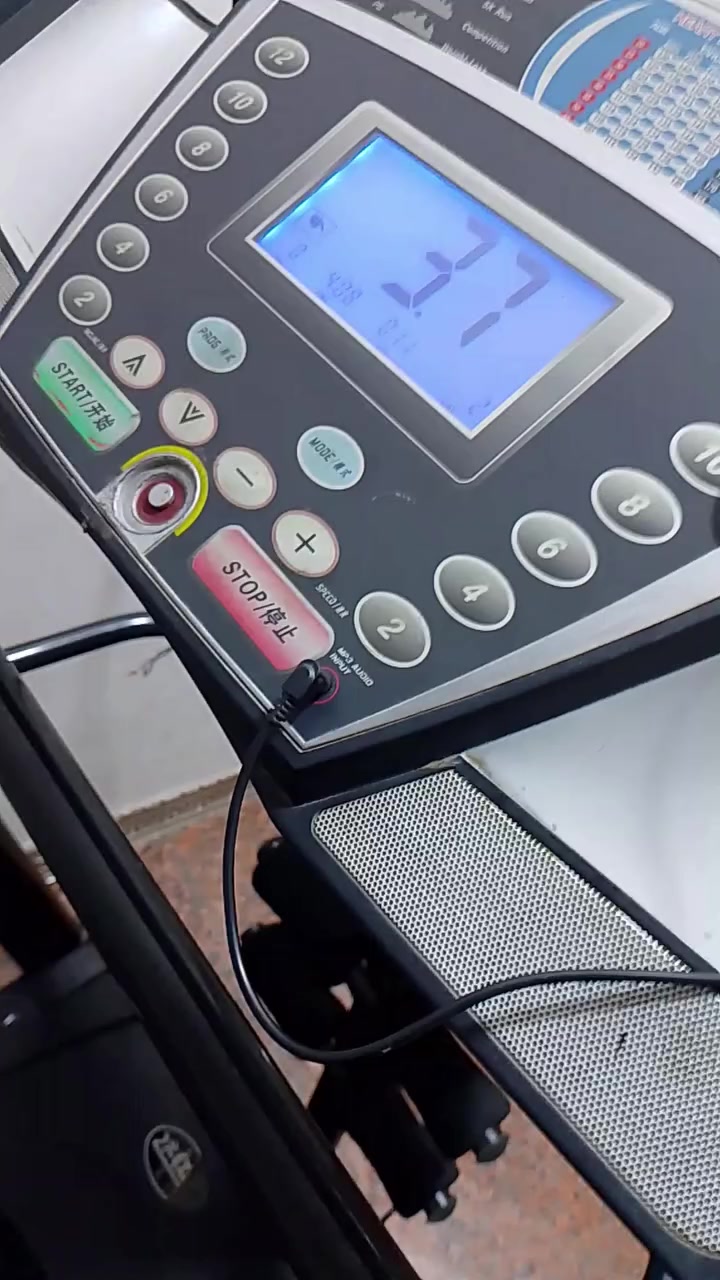 السلام عليكم
جهاز جري نضيف للبيع 
مكاني بغداد


**إذا كنت صاحب هذا الإعلان وتريد حذفه لأي سبب، رجاءا أرسل رسالة إلى الدعم الفني**