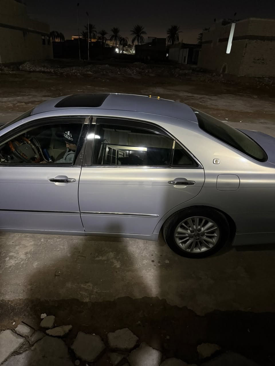 سلام عليكم اخوتنه جنايه سياره شاهينه فول موصفات تلاث دكم برده خلفيه غرفه جلد ثلاجه تبريد خلفي فتحه بصمه سياره تحوير نجف فوك وجوه كير ومكينه جداد حداديه زيرو لون بحري كفاله عامه من ضربه من كصه من نقل جثه كفاله كفاله رقم الماني مدفوع كمرك وصاعده هزه باقي بس رقم العنوان نجف لاشرف  
الهاتف ًً ***********
