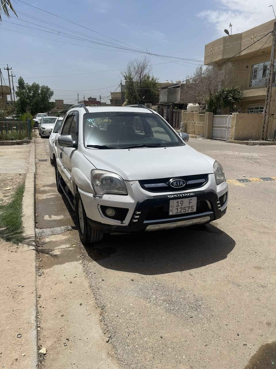 السلام عليكم
سبورتج خليجي موديل 2010 رقم كربلاء باسمي رقم جديد وهزه جديده يعني فقط تحويل داخل اسود دوشمة جديده قبل اسبوعين سويتها فتحة سقف تخم تاير كامره خلفيه دواره بيها قطعه وحده باب الصدر موضح بالسونار وبيها طخة خفيفه بخشم الدعاميه الاماميه من الجهه اليمنه محدده بالصوره هاي الطخه صارت بعد السونار
محرك 2000 دوش  وبقيه المواصفات موجوده بالسونار والصور السعر 120 وبيها مجال بسيط
مكان السياره محموديه او بغداد الكراده
للاستفسار اكثر ***********
