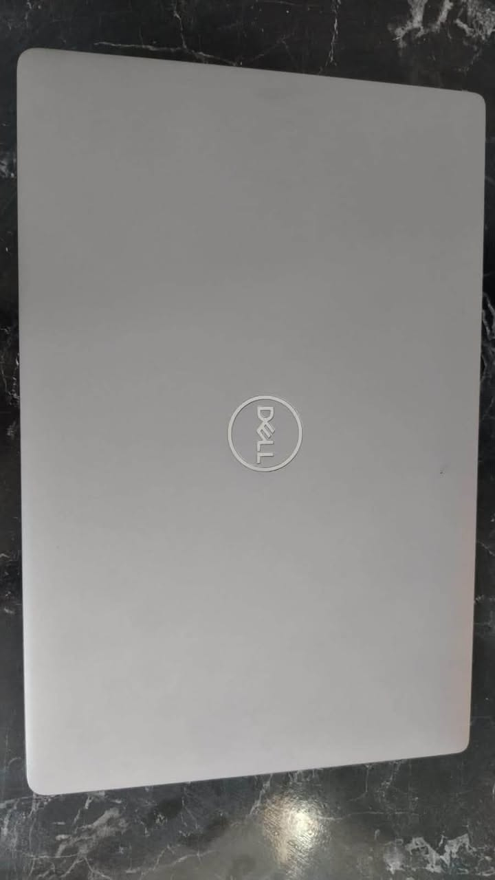 Dell Latitude 5420
🔹 المعالج: Intel Core i5 – الجيل الحادي عشر (11th Gen)
🔹 الرام: 8GB DDR4 3600MHz
🔹 التخزين: NVMe 256GB
🔹 الشاشة: 14 إنش FHD IPS، بتقنية Anti-Glare (ما تعكس الضوء، وضوح ممتاز حتى بمكان فيه إنارة قوية أو الشمس)
🔹 كارت الشاشة: Intel Iris Xe
🔹 لوحة مفاتيح Backlit (إضاءة خلفية)
🔹 منفذين Thunderbolt 4 و يدعم جميع المنافذ USB
🔹 واي فاي Wi-Fi 6 + بلوتوث 5.1
🔹 النظام: Windows 11 Pro أصلي
🔹 معتمد بمواصفة MIL-STD-810H (اختبارات سقوط، اهتزاز، حرارة قصوى) — جسم الجهاز مصمم يتحمل الاستخدام اليومي القاسي وسفرات الشغل
🔹 هيكل مقوّى بالألمنيوم وألياف الكاربون
🔹 حساس بصمة (Fingerprint Reader) مدمج بزر التشغيل
🔹 شريحة TPM 2.0 لحماية البيانات
🔹 غطاء خصوصية للكاميرا (Camera Privacy Shutter)
🔹 تقنية ExpressCharge تشحن البطارية لـ80% خلال 30 دقيقة فقط
🔹 عمر استخدام يوصل لـ8-10 ساعات بالاستخدام الطبيعي

الملحقات:
✔️ الشاحن الأصلي 65W
✔️ حقيبة هدية

💰 السعر: 400 ألف دينار *والتوصيل مجانا*

📍 استخدام خفيف جداً، بدون أي خدوش أو كسور، هيكل ولوحة مفاتيح وشاشة بحالة ممتازة تشبه الجديد تماماً.


**إذا كنت صاحب هذا الإعلان وتريد حذفه لأي سبب، رجاءا أرسل رسالة إلى الدعم الفني**