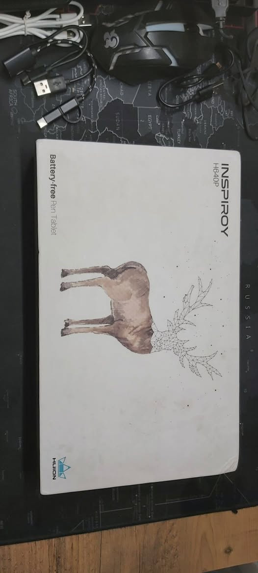 السلام عليكم
 تاب الرسمHuionH640P:
- ماركة huion: علامة تجارية معروفة في مجال لوحات الرسم الرقمية.
- سهلة الاتصال والاستخدام.
- حساسية الضغط 8192 مستوى : توفر تجربة رسم دقيقة ومريحة.
- تدعم أنظمة تشغيل متعددة :  منها ذلك Windows وMac OS وLinux وAndroid.
- ميزة خاصة:
- محمولة وسهلة الحمل.
- مفتاح ضغط قابل للبرمجة.
- قلم PW100: قلم يعمل بدون بطارية، مع 8192 مستوى حساسية للضغط، خفيف الوزن وسهل التحكم بدقة.
- سهلة الحمل في المنزل والعمل والدراسة وأي مكان
- هذه اللوحة خيارًا جيدًا للفنانين والمصممين والمهندسين والأساتذة الذين يبحثون عن تجربة رسم واستخدم دقيقة ومريح في العمل.


**إذا كنت صاحب هذا الإعلان وتريد حذفه لأي سبب، رجاءا أرسل رسالة إلى الدعم الفني**