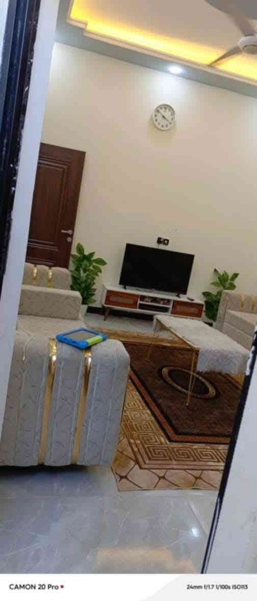 دار سكني #للبيع 
موقعه الديوانيه #حي_الامين_الاولئ
شارع التنانير مقابل مدرسه الصادق الابتدائيه 
كافه الخدمات تبليط مجاري 

#مساحته_100_متر 
واجه8 ونزال12
زراعي #سند_25 مشمول بلتطويب ومرقم بلبلديه

البيت بناء حديث
 البيت طابقين
يحتوي الطابق الاول علئ غرفه نوم وصاله ومطبخ حار وبارد واستقبال وصحيات داخليه وخارجيه 
الطابق الثاني يحتوي على غرفتين نوم نضام سويت وصاله مع سطحين 
البيت كلش نضيف ومرتب 

يباع مع الاثاث كامل من كل النواحي
#السعر__خاص

للاستفسار اكثر 
#واتساب_اتصال_ ***********
أو مراجعه مكتب العاصمة للعقارات والمقاولات العامه العنوان الديوانية ام الخيل ساحه الاحتفالات الديوانية  قرب البلديه الجديده
