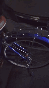 يوجد لدينا بايسكل للبيع بسعر 150 الرقم الهاتف07710331622