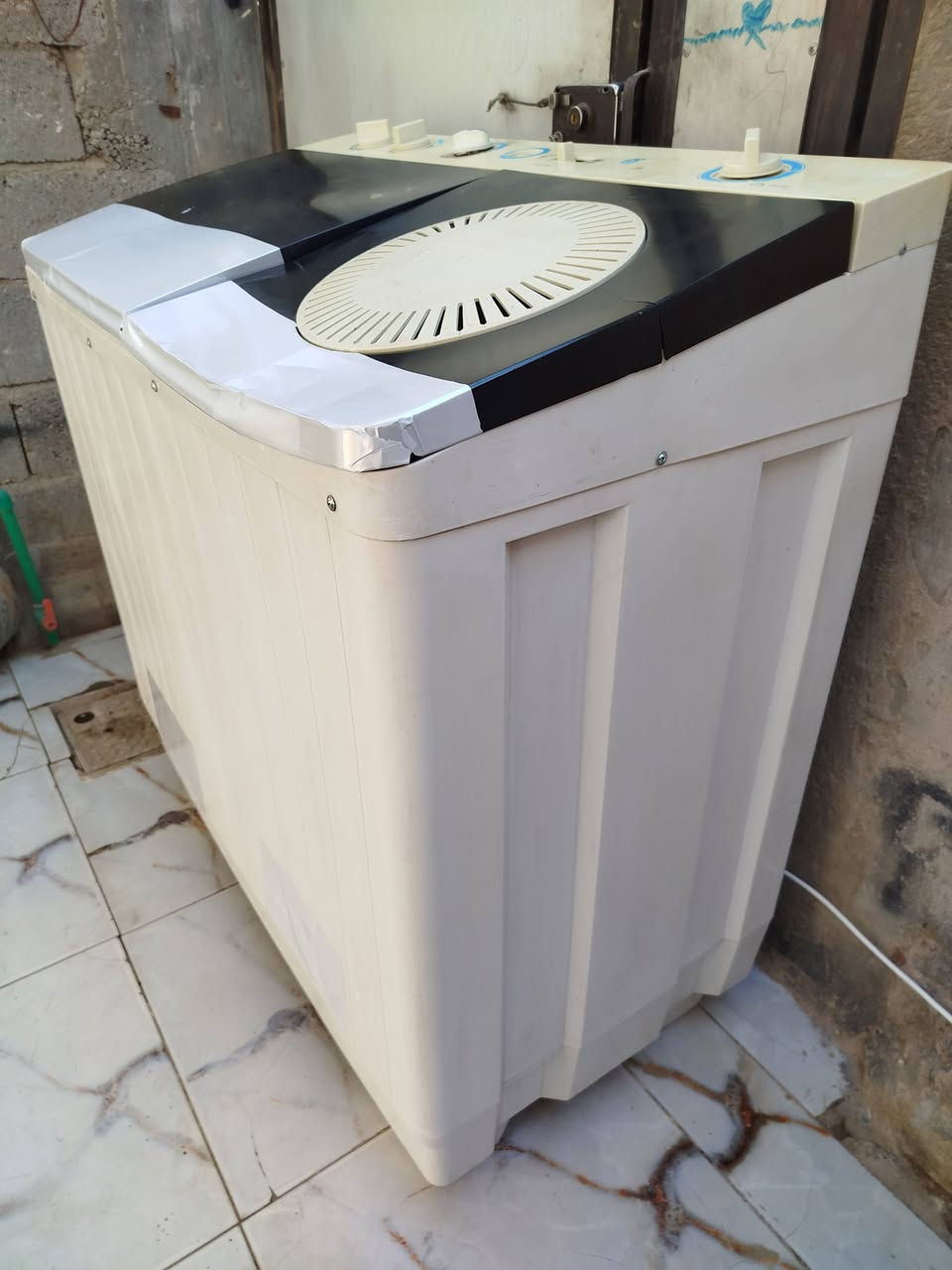 للبيع غساله اكبر حجم تخسل بطانيات جاهزه غسل وتنشيف مابيه نقص سعر  75  قفل مكاني كربلاء حي العامل *********** وتساب ماسنجر موجود ***********
