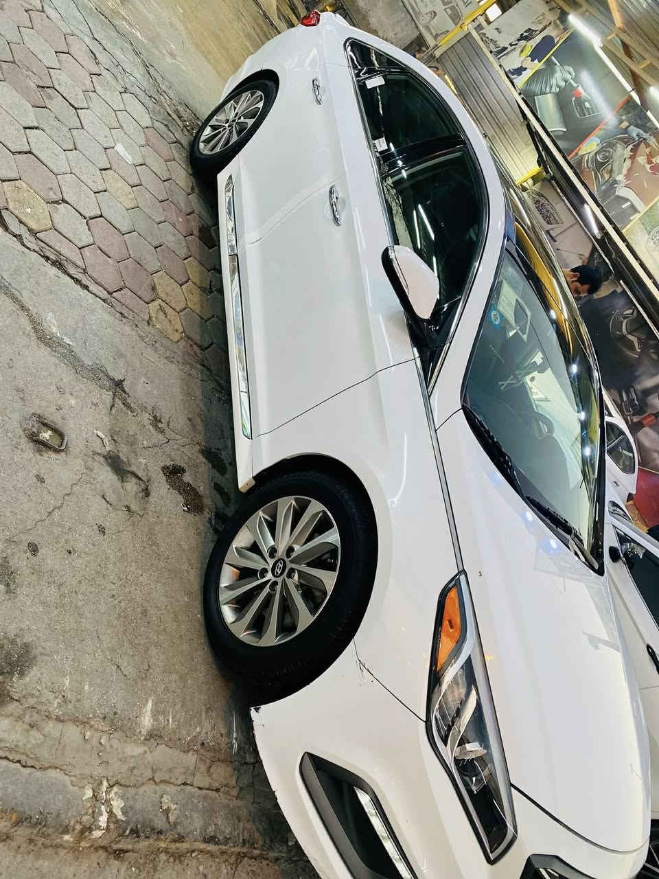 السلام عليكم
اللَّهُمَّ صَلِّ عَلَى مُحَمَّدٍ وَعَلَى آلِ مُحَمَّدٍ

للبيع ……
نوع السياره : سوناتا
الموديل :  2017 
 
فول الفول اعلا فئه بلسوناتا 
‏Sport Tech (لمسه رياضية ' تكنولوجيا الرياضية ) 
📍( المواصفات )
*بنوراما 
*بصمه تشغيل وبصمات ابواب 
*شاشه كبيره تحكم لمس
*تحكم ستيرن + مثبت سرعه
*بيها سماعات دمام Dimension اعلا صوت 
*تدفئه كشنات مقاعد اماميه خلفيه تدفئه مقود 
*رادارات
*نقطه عمياء بالمري رادار
*أشارات بالمري
*بصمة ابواب
*ترحيب ولدات ابواب
*حساس خلفي
*جنطه فتح ذكي تلقائي عند الاقتراب
*تحكم كراسي
*تبريد تدفئه منفصل 
*حساسات 
*3 انظمه قيادة
*بگ لايت بقلاوه
*لد نهاري  
(مواصفات مفوله)
⚙️ المحرك : 2400 
كير محرك كفاله 
🛠️ الضرر
مكفوله كفاله عامه عدا الدعاميه هذا ضررها وعندي انضرب باب عكس السائق وبدلته بلادي والباب المضروب موجود.وتكحيل كد الاصبع بلبنيد غير هيج كفاله مواصفاتها 1/1  
حره باسمي تحويل ثاني يوم رقم أنبار
مكان الرمادي 
رقم الهاتف ( *********** )
الاتصال او المراسله واتساب 

🚗 هل تريد تبيع سيارتك بسرعة وبأفضل سعر؟

📸 نحن نعرض سيارتك بشكل احترافي: 
• صور تظهر كل زاوية بالسيارة
• نص إعلان جذاب يجذب المشترين
• متابعة كاملة لحد ما تنباع

💰 خلي سيارتك تنباع بسرعة بدون تعب!

📩 تواصل واتساب/خاص الآن: ( *********** )

📍 الأنبار – حديثة

✨ استغل الفرصة اليوم وخلينا نعرض سيارتك أمام آلاف الزبائن
