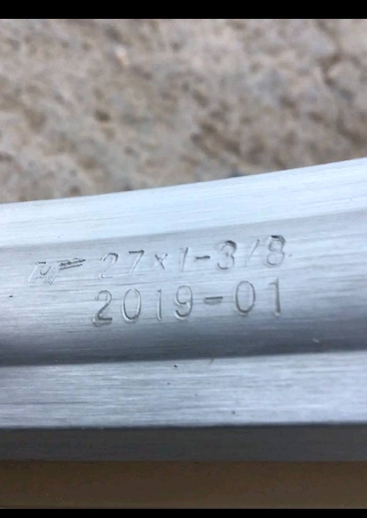 سلام عليكم بايسكل بطه ياباني  للبيع بايسكل كامل أمكمل مابي اي نقص بريكات امامي خلفي شغال قفل خلفي تأيرات جدد حجم17 مكينه شيمانو سعره 100 وبي مجال للطيبين مكاني بغداد الزعفرانية يم شارع المعهد موجود فيس واتساب *********** للاستفسار
