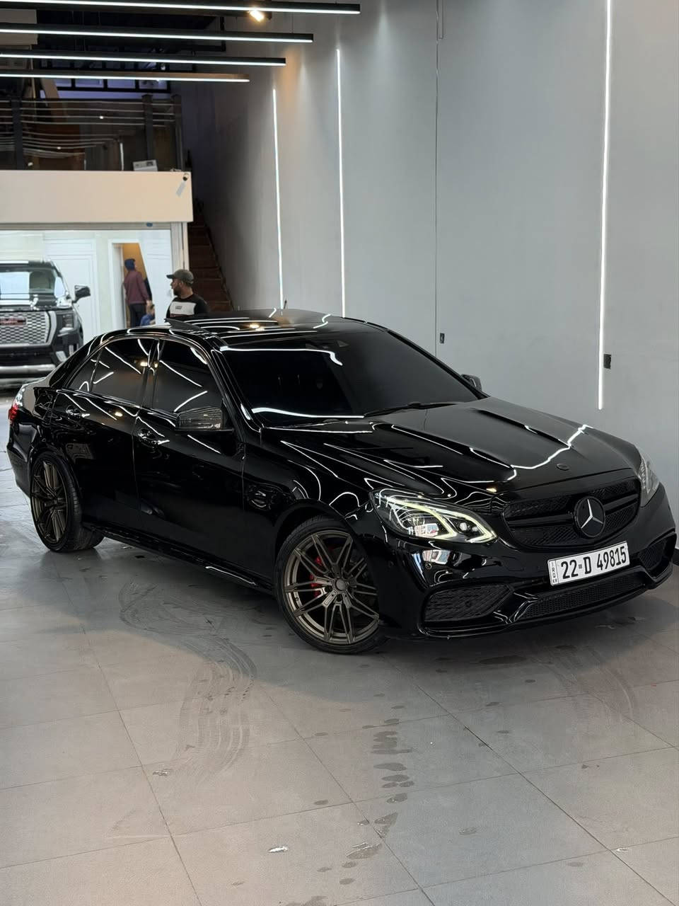 سلام عليكم 
للبيع فقط 
مارسدس E400
2015
فول مواصفات للاخير بنوراما 
2ويل 
كله AMg
داخله كلين بلعراق بيه فقط باب الصدر مصبوغ
بدون ايرباك
صفر مسج 
جاهزه للاخير جديدا كلش
ماشيه 92
مكينه سته سلندر توربو
وبيه درگه كاربون الياف
رقم اربيل تحويل مباشر
السعر 245 وبيه مجال 
مكاني بغداد المنصور ممتواجد خاص
واتساب ***********
