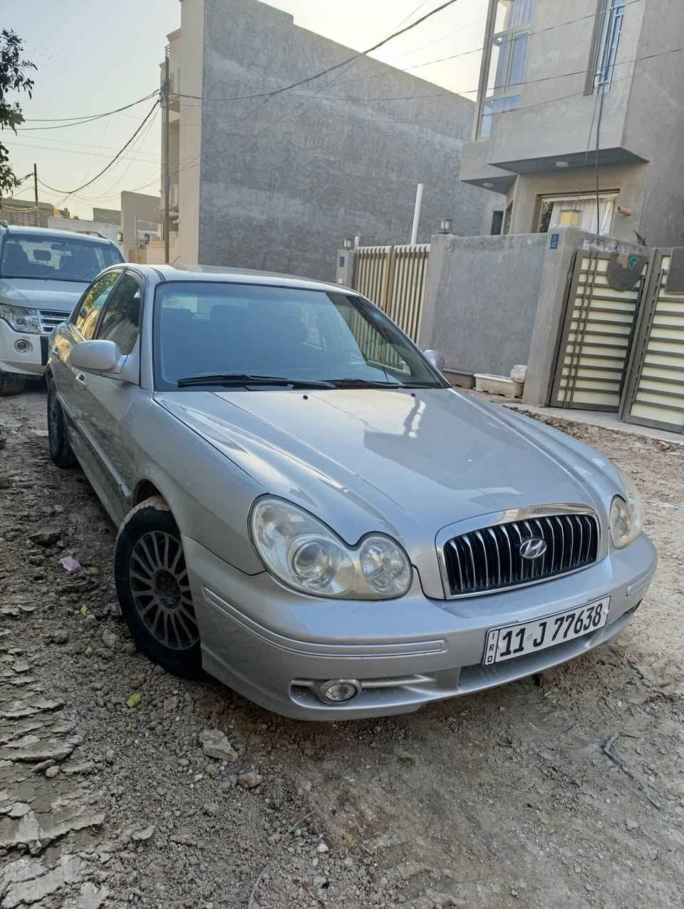 السلام عليكم و رحمة الله 
سوناتا موديل 2005 ماشية 137 الف حقيقي محرك V6 / 2700 رقم بغداد باسمي سنوية و ارقام و هزه جديد كير و مكينه خير من الله تبريد ثلج و تدفئة شغالة سنتر لك بلاد ارضية مغلفها جلد السيارة مصبوغه عام جمالية السيارة مسويلها ادامه كامل (فيت بم - بخاخات - بلاكات - ايرات بلاكات ـ مجاول ـ الحدادية الأمامية و الخلفية ـ باتري كله جديد)
السعر: 67 
مكان السيارة حلة
للاستفسار ***********
