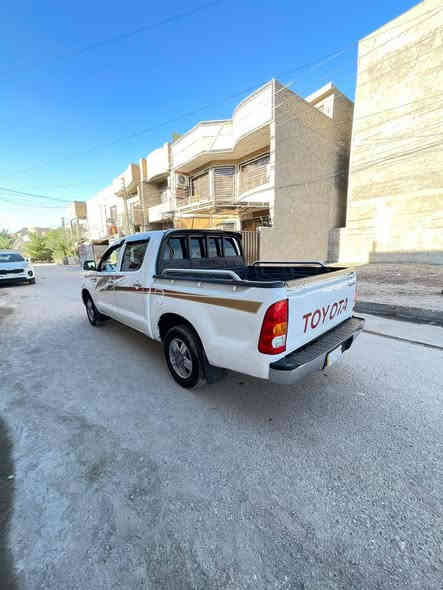 سلام عليكم بيكم هايلوكس تويوتا كويتي اصل شاصي 19كير اوتوماتيك  موديل 2008سياره جاهزه من كلشي سياره بيها صبغ بس البنيد سياره مصفره غرامات سنويه جديده هزه جديده رقم واسط تخم تأير صدر خلفي وأمامي كله جديد كير مكينه مكفولات مكان السياره بغداد السعر 138وبيها مجال بصيط انتصل عل رقم ***********
