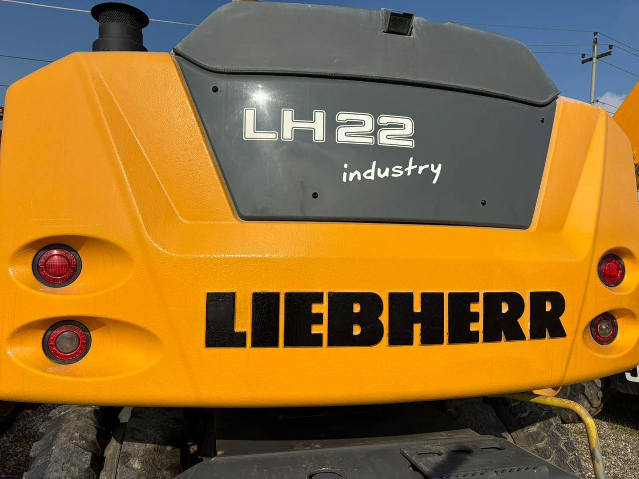 حفارة ليبهر
LH 22 
موديل ۲۰۱۳
ساعات ۹۰۰۰ 
منافيست ابراهيم 
دخول جديد 
سعر ٧٢٥٠٠
عنوان دهوك سميل للإستفسار 
*********** /***********
