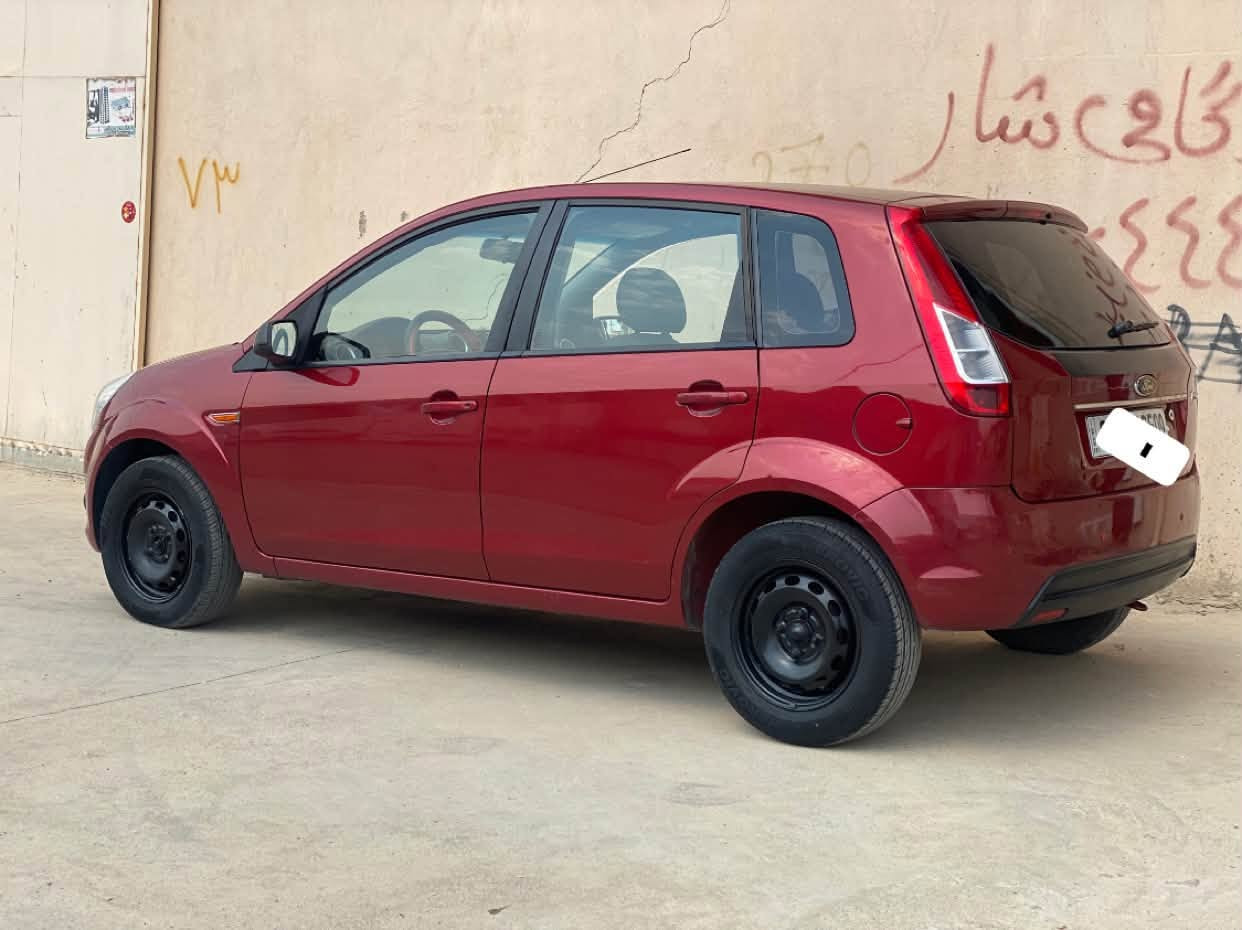 Ford figo 2015
ماڕۆنی 
ئۆتۆماتیك ٢ جام كارەبا و حاسە
گێڕومەكینەی بێ عەیب مەكینەی تازە گۆڕاوە لۆك
١٦٣ هەزار ڕۆشتوە
تاخم كوشنو گاعی تازە تێگیراوە
سەنەوی تا ٢٩ تازەیە بەناوی خۆمەوەیە 
دەعمو لێدراوی نیە تەنانەت قرچیشی نیە 
بۆیاخ ٦ پارچەی بۆیاخە هی ئەمریكایە  سەقفو شانی بۆیاخ نیە هەیكەلی جوانە ساردو قوپاوی نیە تایەی تازەیە
تەنها بۆنیتی خۆم لێرە لەسەر كاڵ بونەوە بۆیاخم كردوە سەیارەیەكی كەم مەسرەفە تەبریدو كارەبایی بێ عەیب  سعری ٧٤$ معامەلەیەكی برایانە
غرامەی دوای معامەلە ئەگێڕمەوە 
شوێن سلێمانی 
***********
