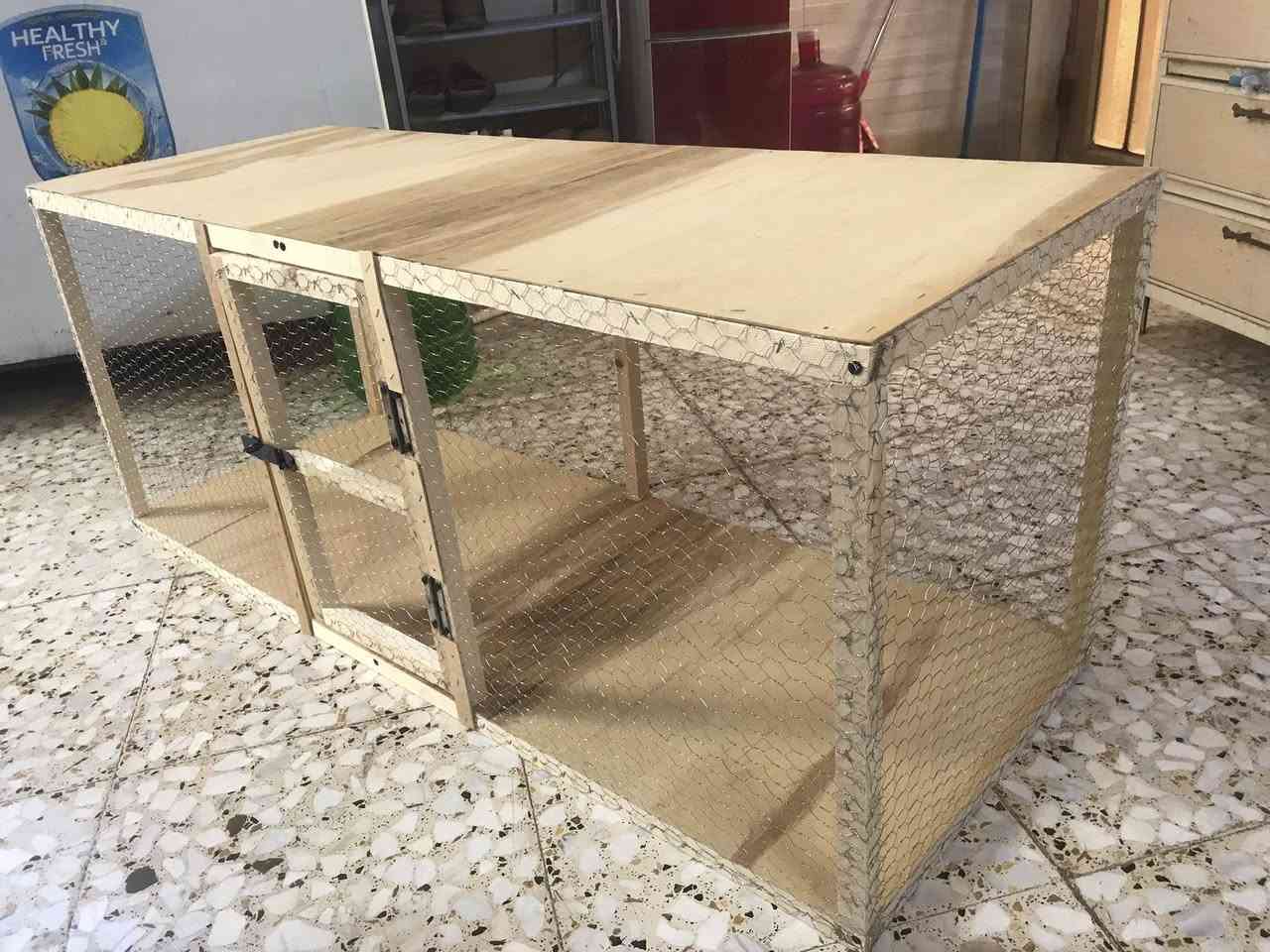 قفص جديد العرض متر و22 سم والنزال 45 سم والارتفاع 50 سم/كربلاء ***********
