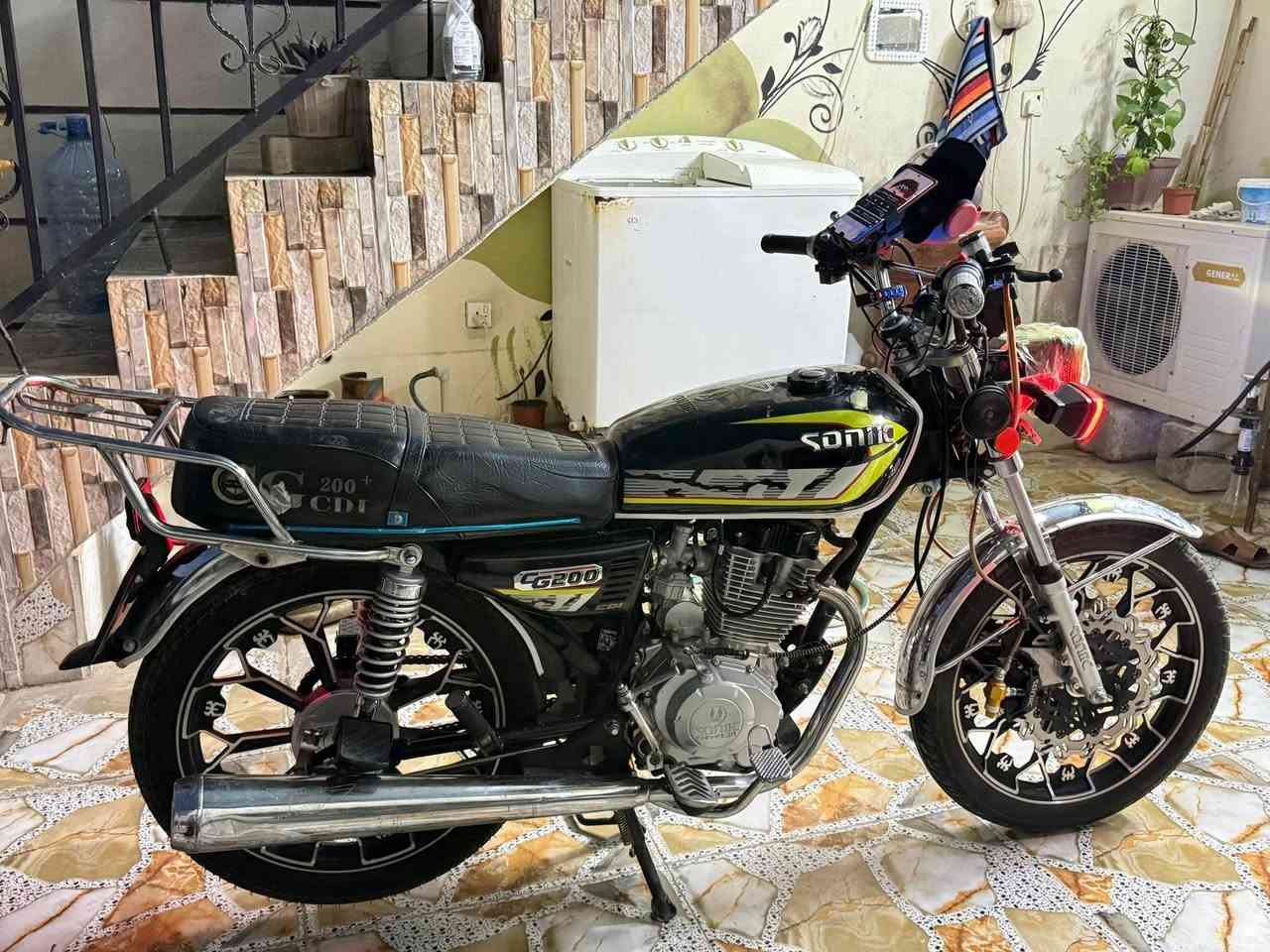 دراجه سولنك موديل 2025محرك 200كهربائيات كله شغال دراجه نضيفه شاشه شغال 
سعر 700بي مجال شراي طب خاص او انتصل ***********
