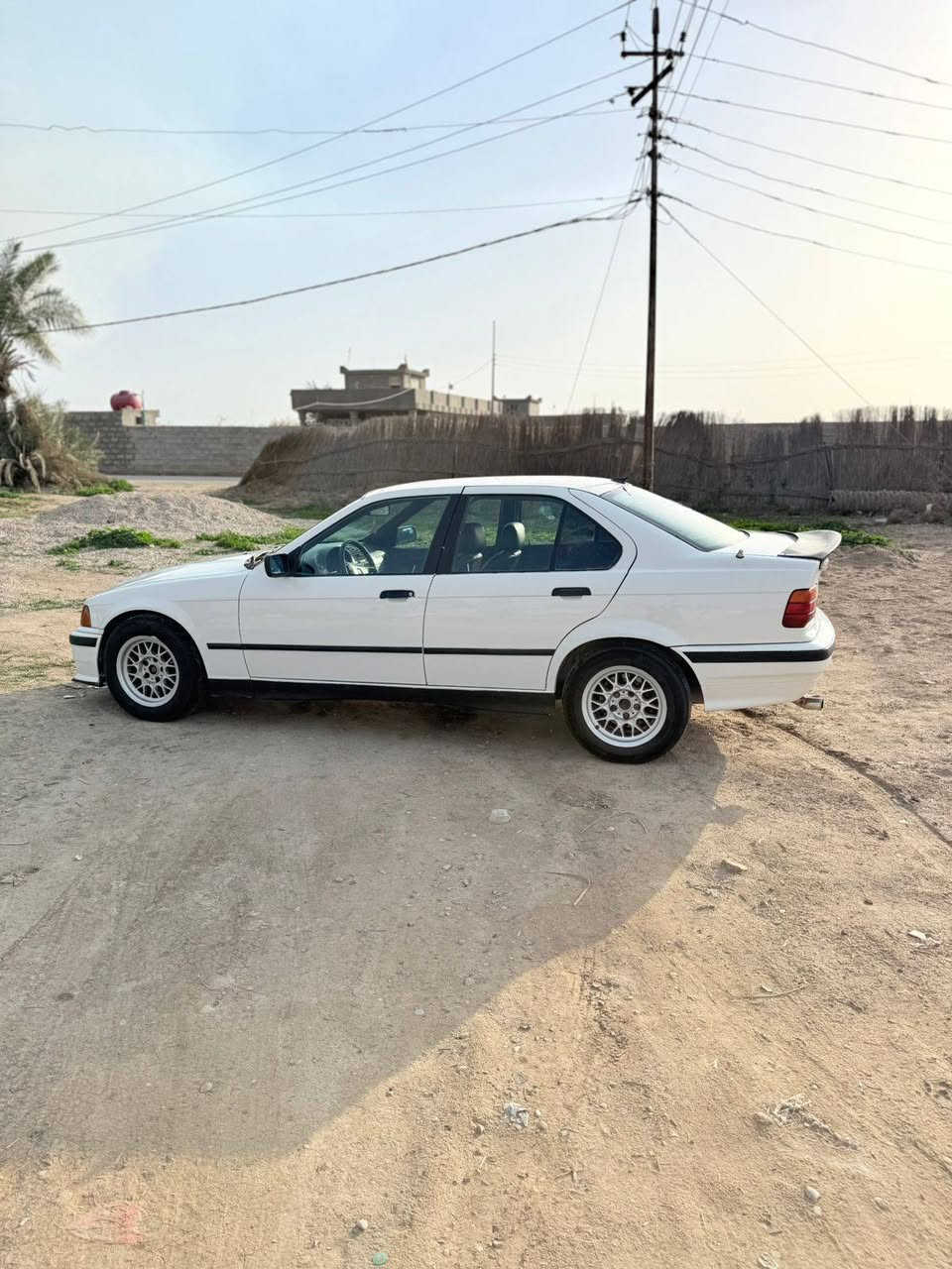 سلام عليكم بيم 36 
مكينه ٤سلندر
كير عادي خير من الله هوه ولمكينه
مصبوقه حزام
سياره بسمي مشروع وطني مصفره
سياره كامله مكمله كلشي شغال
شلعه معدل فول
داخل جلد
تبريد شغال
بجم M
كهربايات كامله ونضيفه
سياره ما تصرف لو ربع عليه
سعر 57وبيه مجال
مكان واسط عزيزيه
رقم***********
