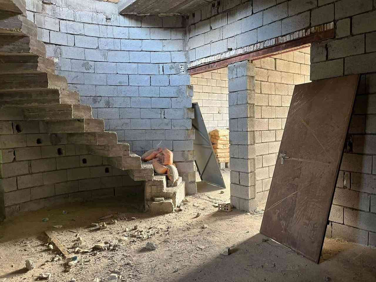 السلام عليكم للبيع هيكل ١٥٠متر غرفتين وصاله ومطبخ وصحيات واستقبال  الجمعيه الثالثه سند زراعي تحويل بسم المشتري مباشر ملاحظه 
1. لدينا عروض كثيره وبمختلف المساحات
 للاستفسار عن السعر والتفاصيل الاخرى مرسله الصفحه او اتصال على الرقم ***********
