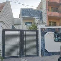 بيت للايجار  في حي اور  المساحه 200 متر  طابقين مع الاثاث  يحتوي على ٤...