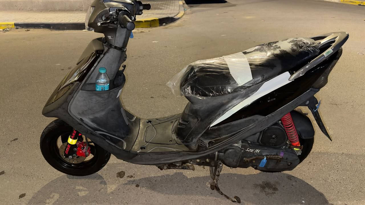 ماكس عدله للبيع صارله شهر نازله من رمبه بمليون وبيها مجال حك جيه  البصرة المعقل ***********
