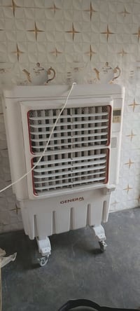كونفيره حجم كبير للبيع سعرهن 100اليريده يخابرني07700935153