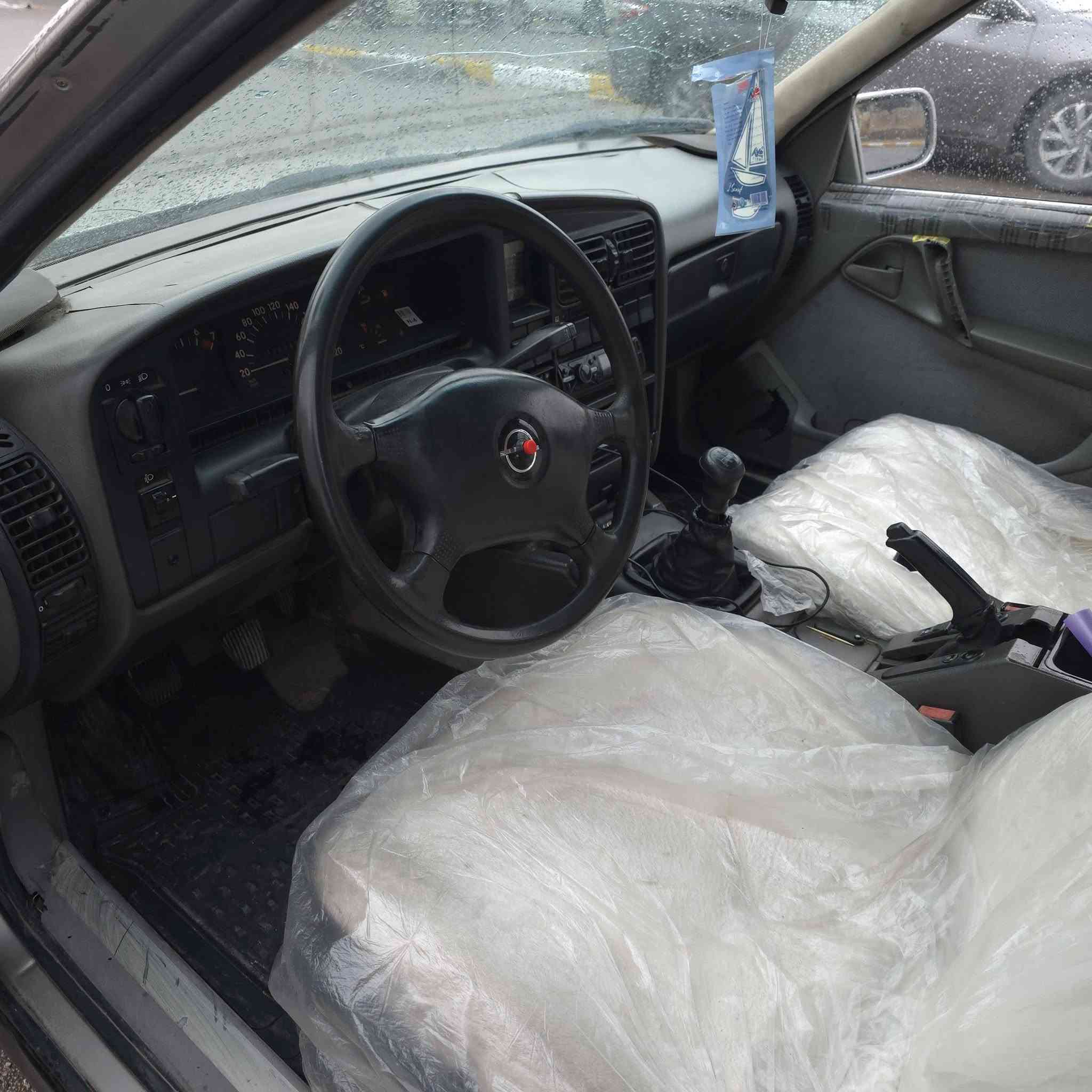 اوبل اوميكا موديل 1992 حجم عشرين بلادي كير محرك بالشرط السياره بلاديه شواصي تكم دواخل بلادي بدون ضرر بدون خياس بدون معجون رقم اربيل جديد سنويه نافذه باسمي هزه جديده
السعر 44$ بيها مجال 
العنوان طوز خورماتو 
***********
