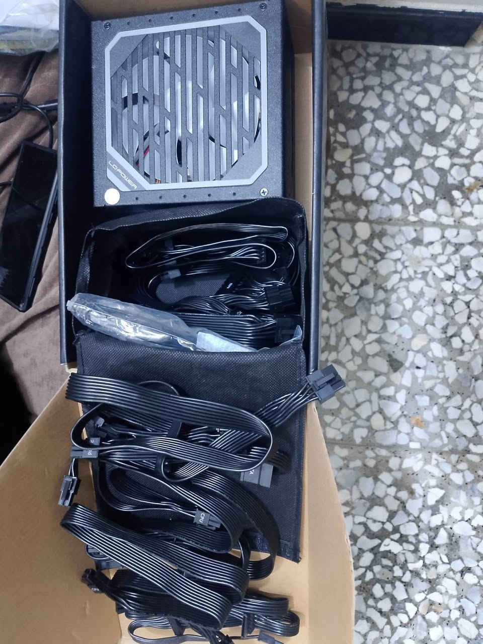 السلام عليكم شباب بور سبلاي مالت حاسبه كامل هوه والكيبلات مالته  السعر 100الف واصل


**إذا كنت صاحب هذا الإعلان وتريد حذفه لأي سبب، رجاءا أرسل رسالة إلى الدعم الفني**