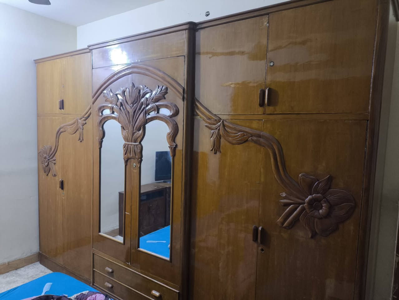 السلام عليكم غرفه اخت الجديده صاج بورمي من اجود انواع الصاج النقش حفر مو كبس معروضه ب مليون وربع بيه مجال الموقه بابل شارع 80 كربلا للتواصل ***********
