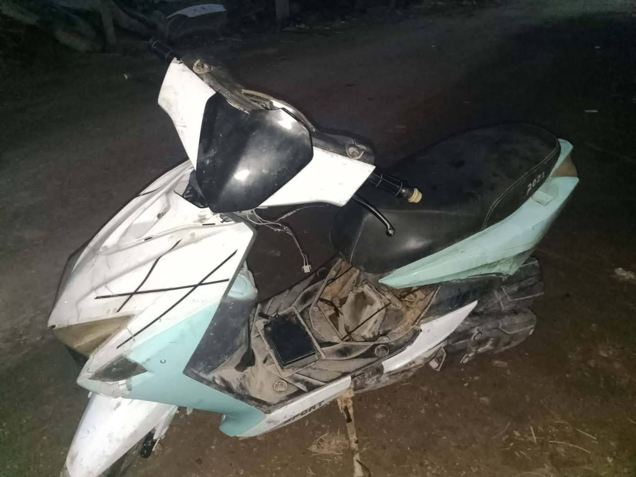 السلام عليكم
سكنس صيني شغاله كفراتها تعبانه السعر 150 وبيها مجال 
***********
