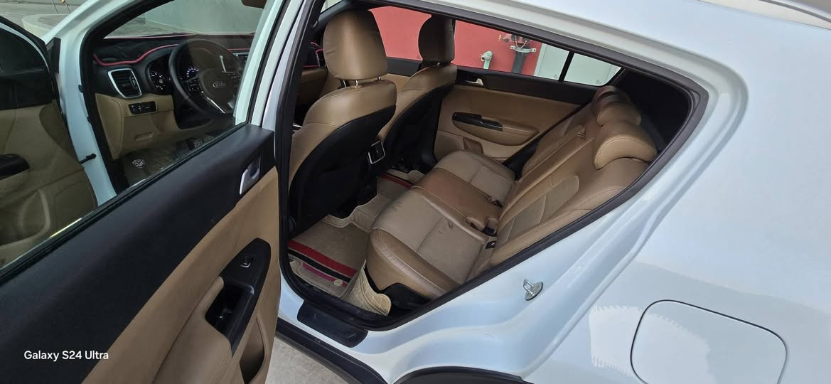 السلام عليكم
كيا سبورتج موديل2020  خليجي رقم بغداد بأسمي تحويل مباشر سيارة مكفوله من الصبغ و البارد جديدة كلش استخدام شخصي 
محرك: 2000 دوش 
ماشيه 95 الف كيلو فقط 
مواصفات 
1_شاشه 
2_كامره خلفية 
3_شاشه اعطال 
42_قطعتين تبريد 
5_اشاير بل مري 
6_حساس امامي خلفي وجانبي 
 7_مري شفط 
8_اشاير مري 
9_تحكم وضعيات قيادة 
10_ويل كب بلاد
11_كشافات اماميه 
12_داخل لونين 
13-تحكم استيراً جهتياً 
14 يدات نيكل 
للاستفسار: ***********
