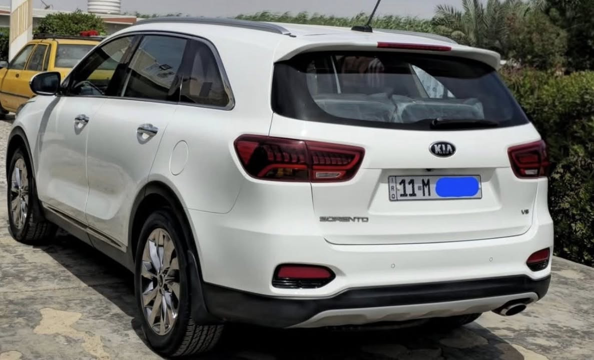 كية سورنتو خليجي  موديل 2018 جديدة ماشية 60 حقيقي مواصفات بصمة جلد كشن كهرباء شاشة كبيرة مري شفط جنة كهرباء  مكان سيارة بغداد المشتل  السعر 260$ بيه مجال لاتصال فقط ***********
