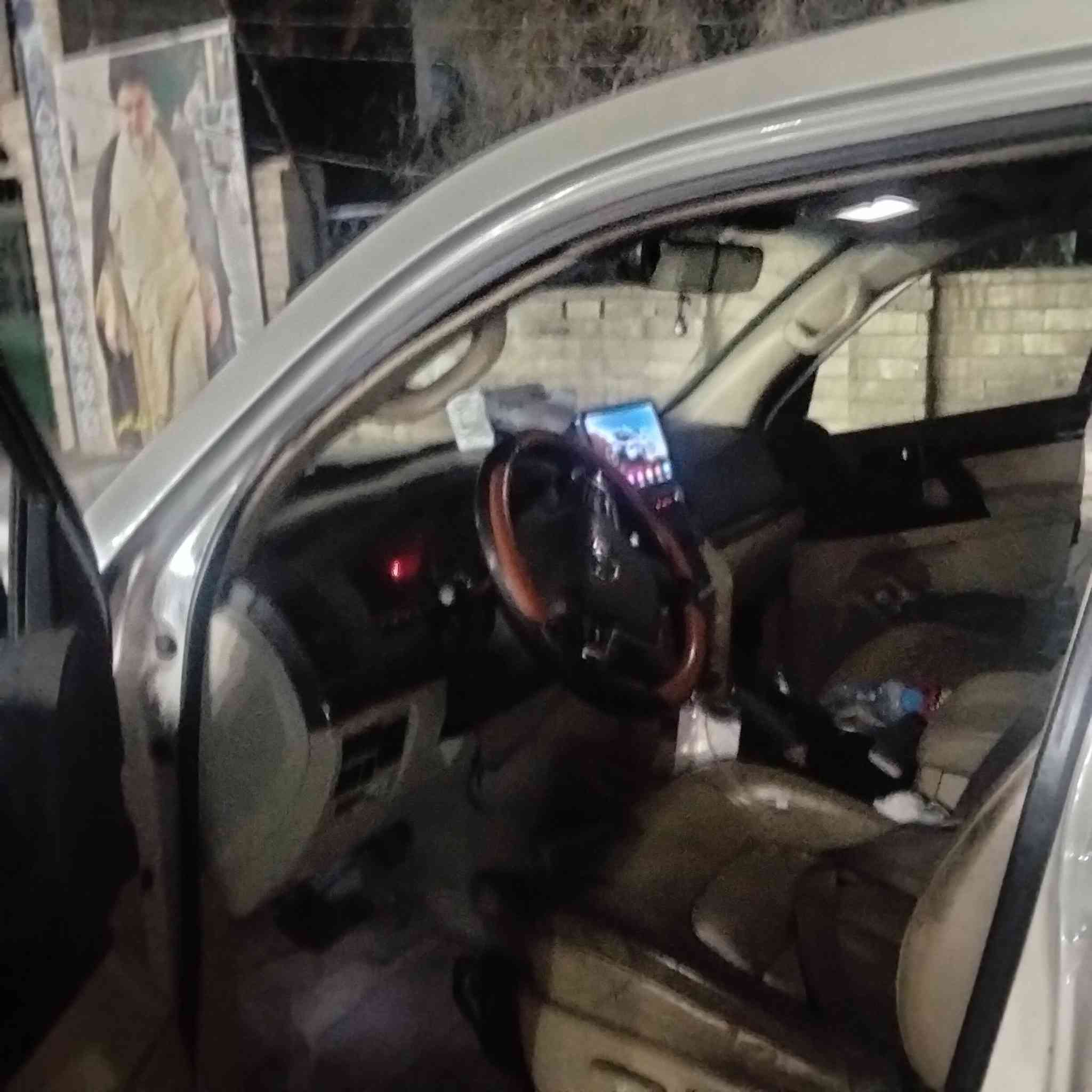 لاندكروز 2016بيهه صبغ صفحه سياره حلوه وجاهزه السعر3500الف دولار بيهه مجال الشراب يتصل ***********وموجودوات ساب مكاني بغدادالشعب
