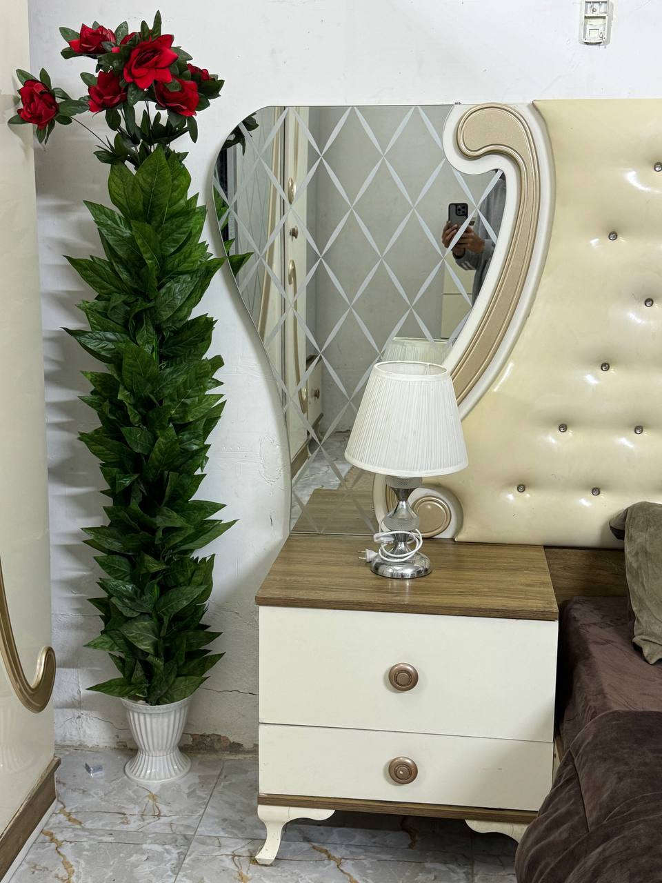 غرفه 9 قطع تركي نظيفه كلش ما بيه اي ضرر العنوان بابل المركز م  ***********
