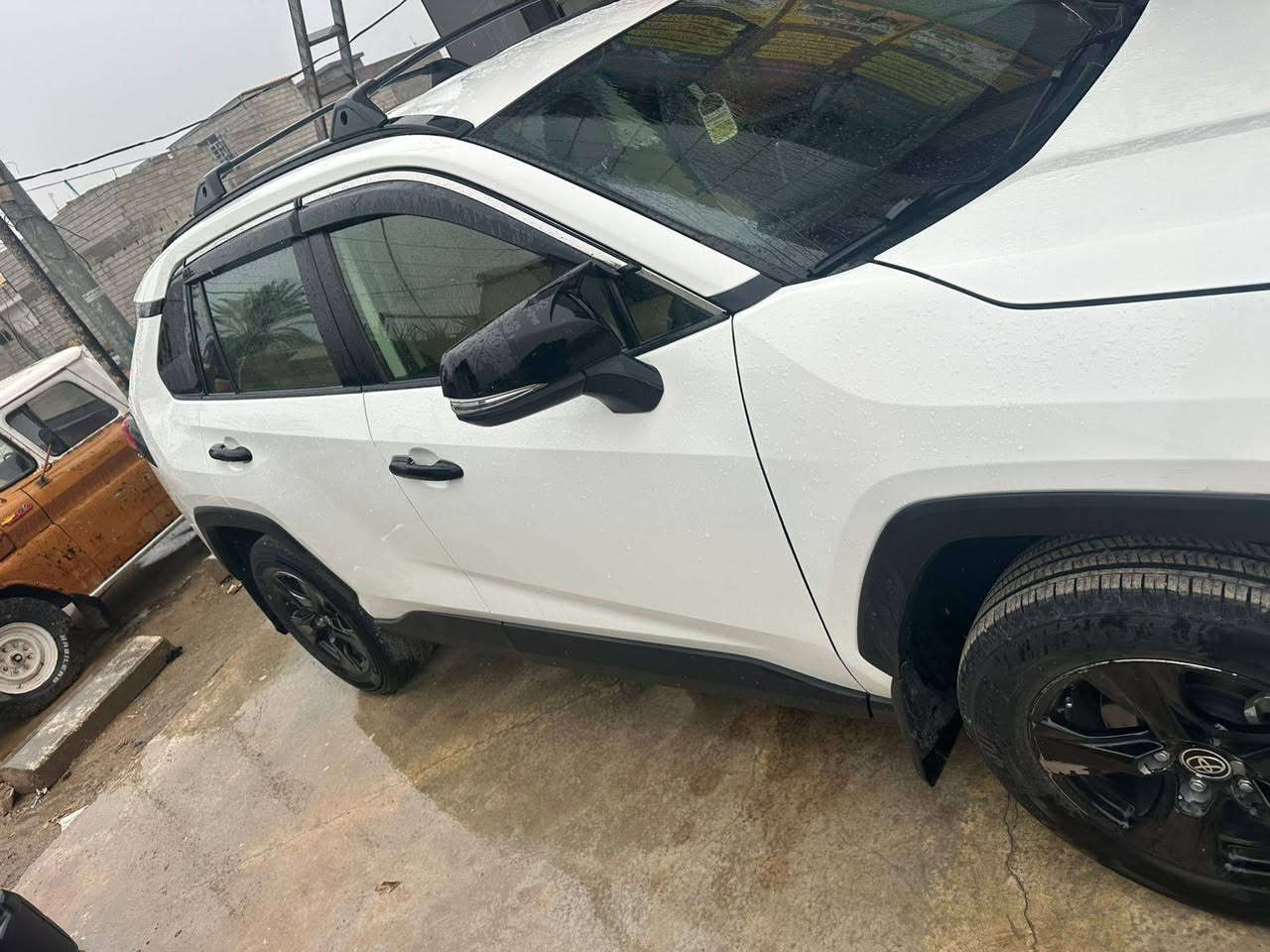 تويوتا راف فورهايبرد. رقم بغداد موديل 23 بدون ايرباك مواصفات LE ماشية 47 ألف ميل صور الحادث  والسونار داخل المنشور مكاني ديالى بعقوبة السعر 205 للاستفسار ***********//***********
