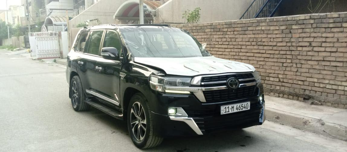 سلام عليكم لاندكروز موديل٢٠١٨رقم بغداد فول موصفات ٥٧٠٠ شغاله وتمشي سياره عله حادثهه مكان سياره بغداد المشتل ٢٦٠ استفسار ***********اعتذرعن لمراوس وخاص
