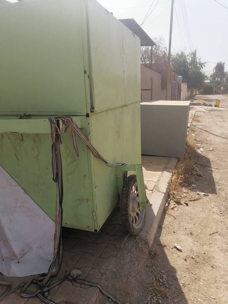 السلام عليكم 
عندي هاي غراض مستعمله للبيع 
بسعر مناسب ميازه 2 حديد
عربانه كشك ترهم مخزن جوه فوك بيبان تفتح وبيه جام 
ومخزن صغير


**إذا كنت صاحب هذا الإعلان وتريد حذفه لأي سبب، رجاءا أرسل رسالة إلى الدعم الفني**