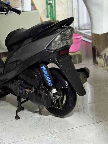 السلام عليكم ماكس عدله للبيع بلاديه 49 مبدل دراجه مفتوحه ولفات دراجه ناعمه خرسه اذا تجي وتسمع الها صوت لاتاخذه كزوز بلادي عينه بلادي مختمه ويه المكينه لونين بس جامته مكسوره ومحتفظ بيه لان بلاديه دبل خلفي جديد مغلفه مابيه نقص كفر البلادي موجود لون اسود فقط شلعه مابيه معدل تمشي كلش حلوه معدله بس شلعه ماكو قليل كلج غيره ماعرف دراجه رايده 650 وبيه مجال للشراي مكاني الاصمعي ***********
