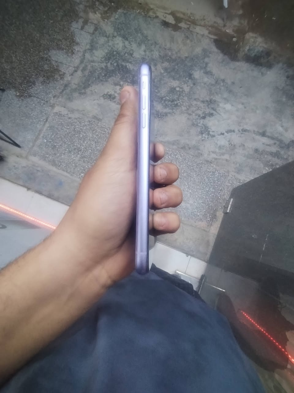 للبيع وكع شاشة خط بيها
كلة شغال مابي اي عطل  فقط شاشة نص ما تلمس
السعر قفل١٣٠ الف شوي شاصي بي عواج بس آمنت الله
فيس ادي شغال
***********
