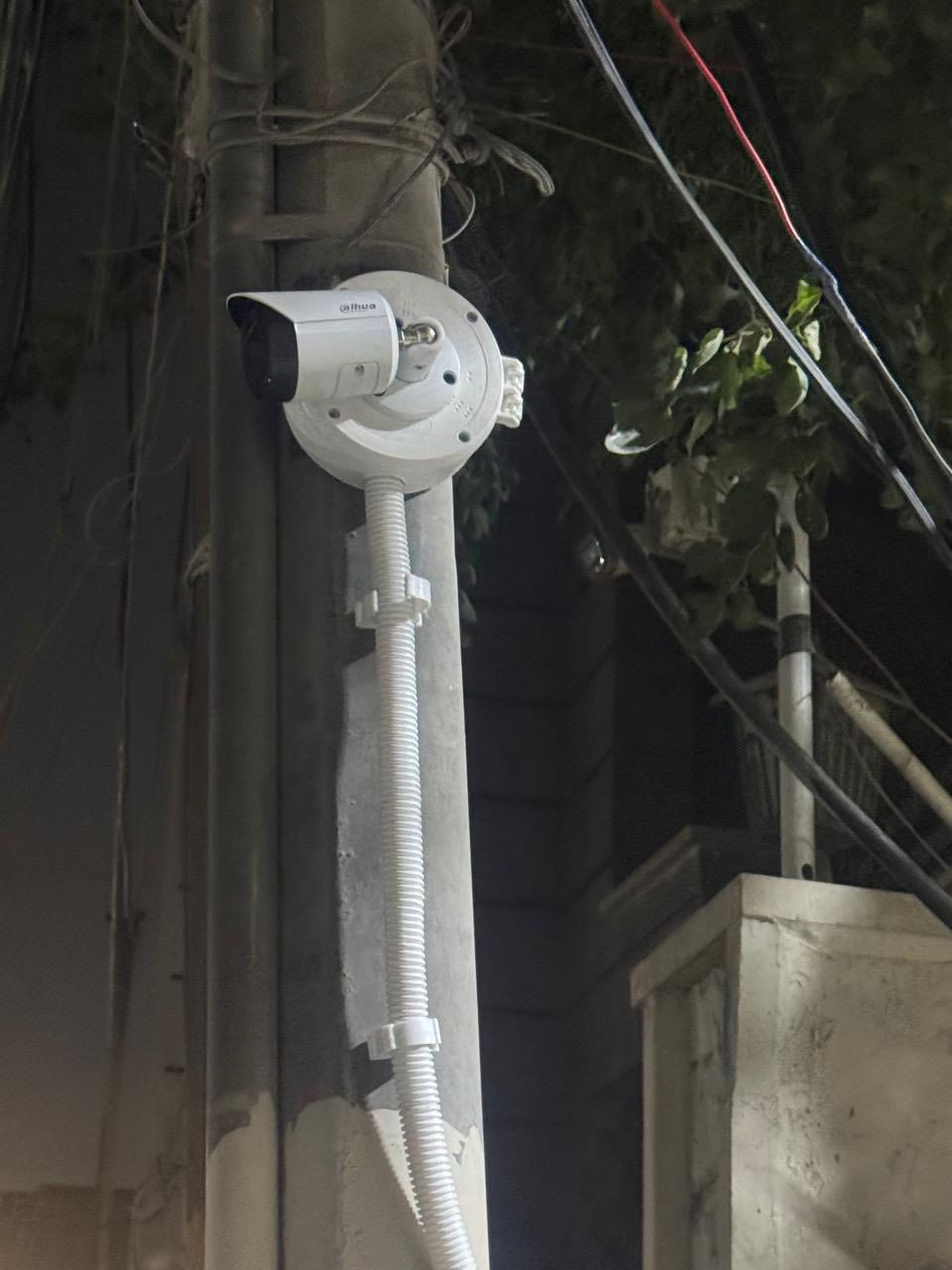 بعض اعمالنا :
تم الانتهاء من تنصيب احدى المنازل  ب6 كاميرات 

5 ميكا  نضام كوكسل  من شركة #Dahua 
 
#الموقع/ بغداد / الامين الثانيه / شارع نواب الضباط 
#دقة في العمل 
#الاتقان في التنفيذ 
للأتصال :***********
